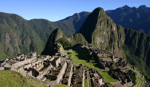 Insights into the genetic histories and lifeways of Machu Picchu's  occupants